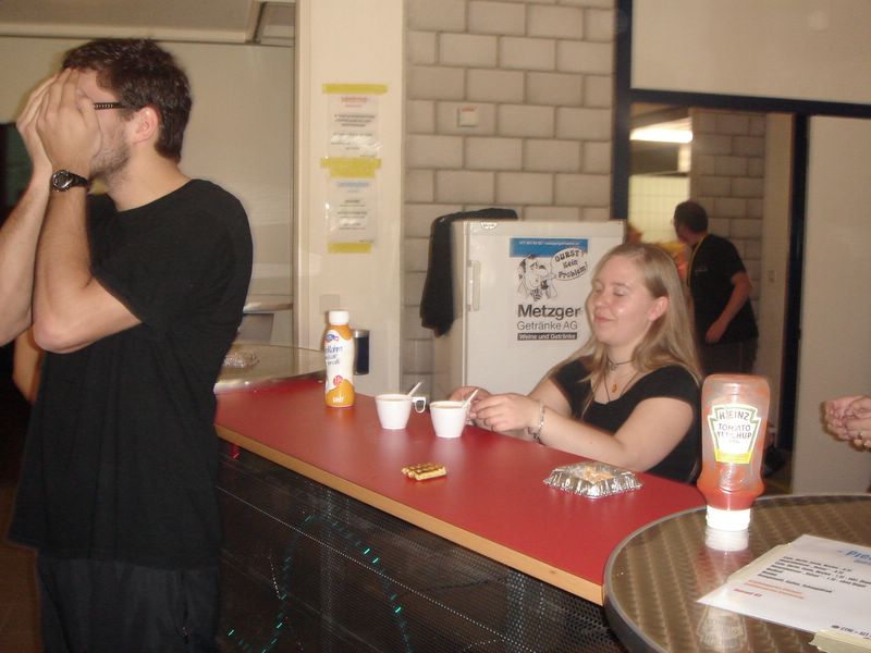 bettina_serviert_kafigut-kafischlecht-test